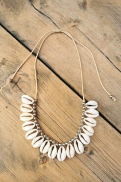 ACC-123 Necklace Cowrie Shell