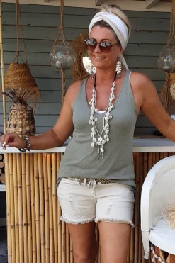 Boho Short Shelby met rafels Zand.