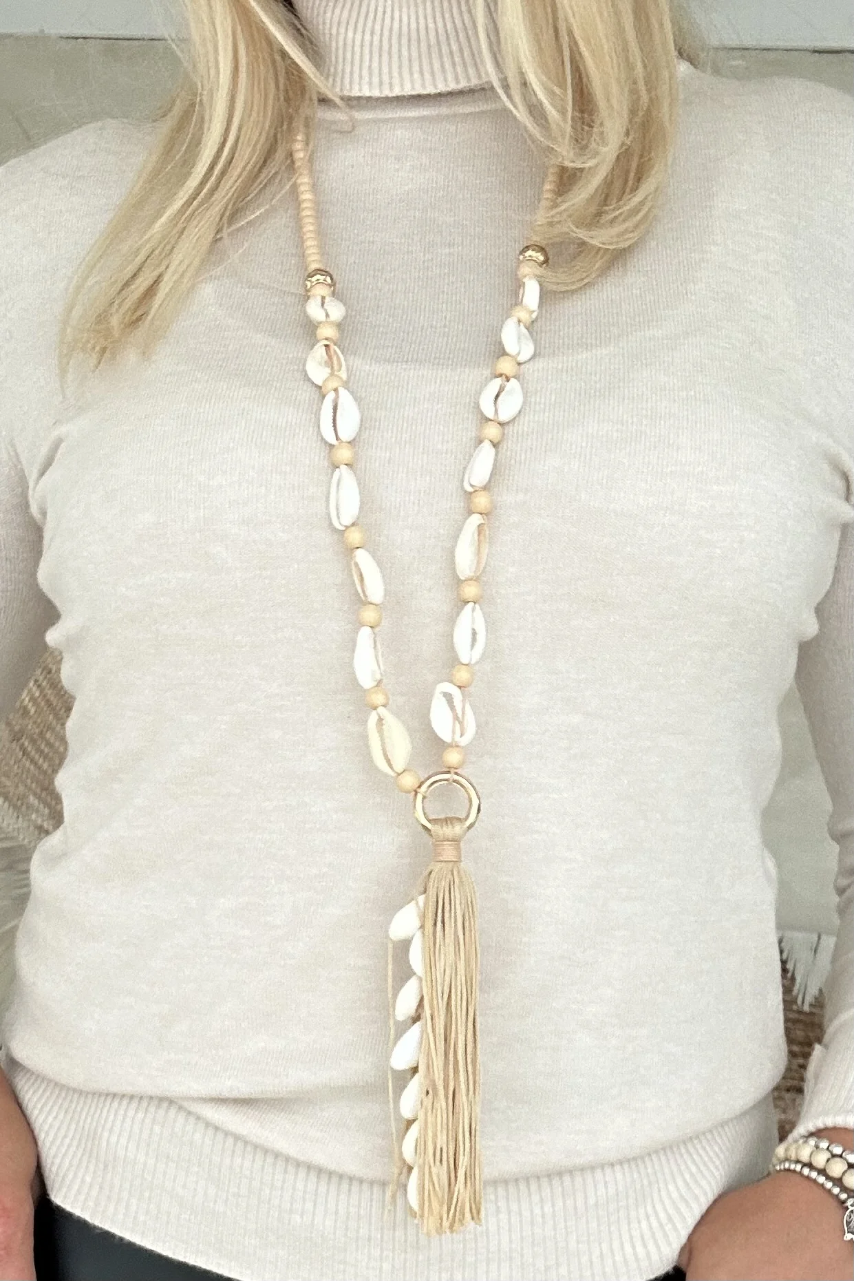 Fashion Ketting Cathy, Naturel met Kauri schelpjes.