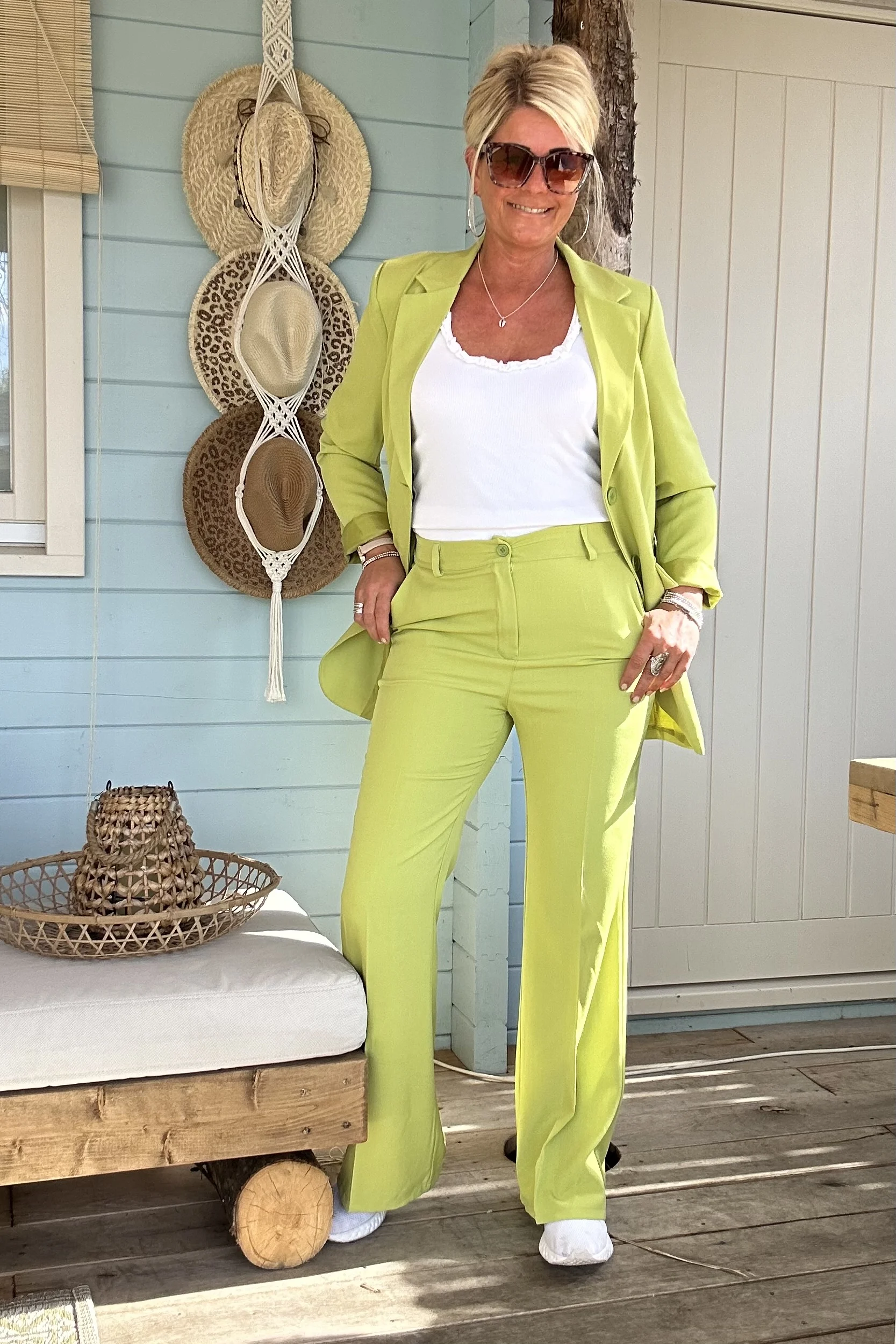 Boho Basic Flared Pantalon Patty, Appel groen. (LEVERTIJD 2-7 WERKDAGEN)