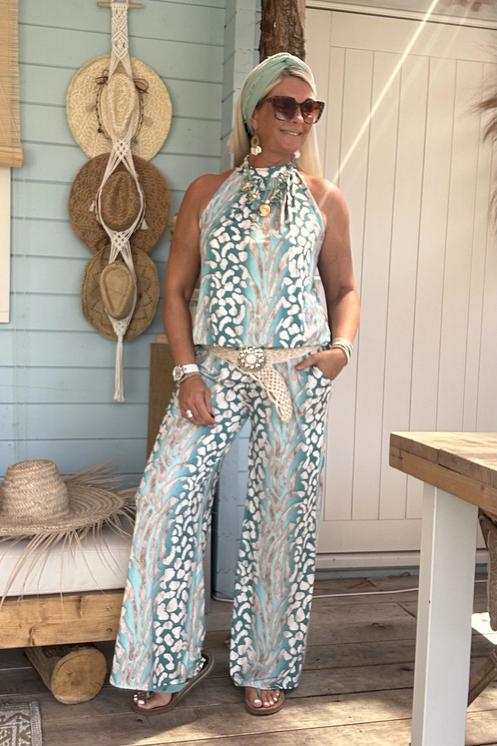 Twee-delige Set Isabel, Haltertop en Broek, Aqua. - Afbeelding 3