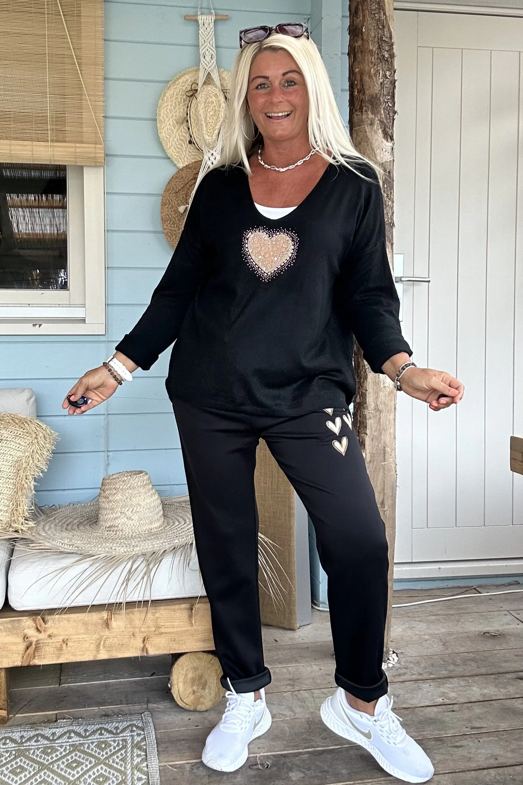 Knitwear shirt Silvie met V-hals en Hartje, Zwart. - Afbeelding 7
