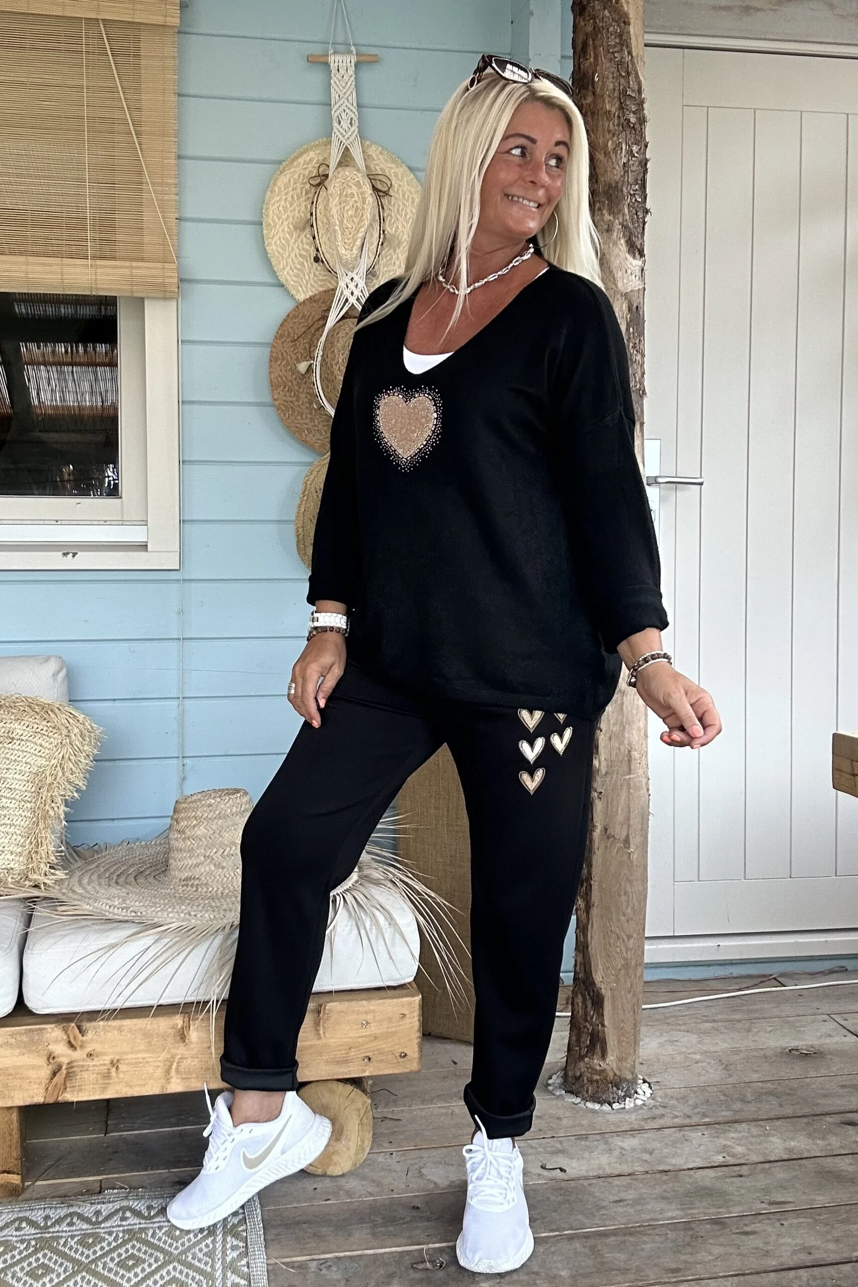 Knitwear shirt Silvie met V-hals en Hartje, Zwart. - Afbeelding 6