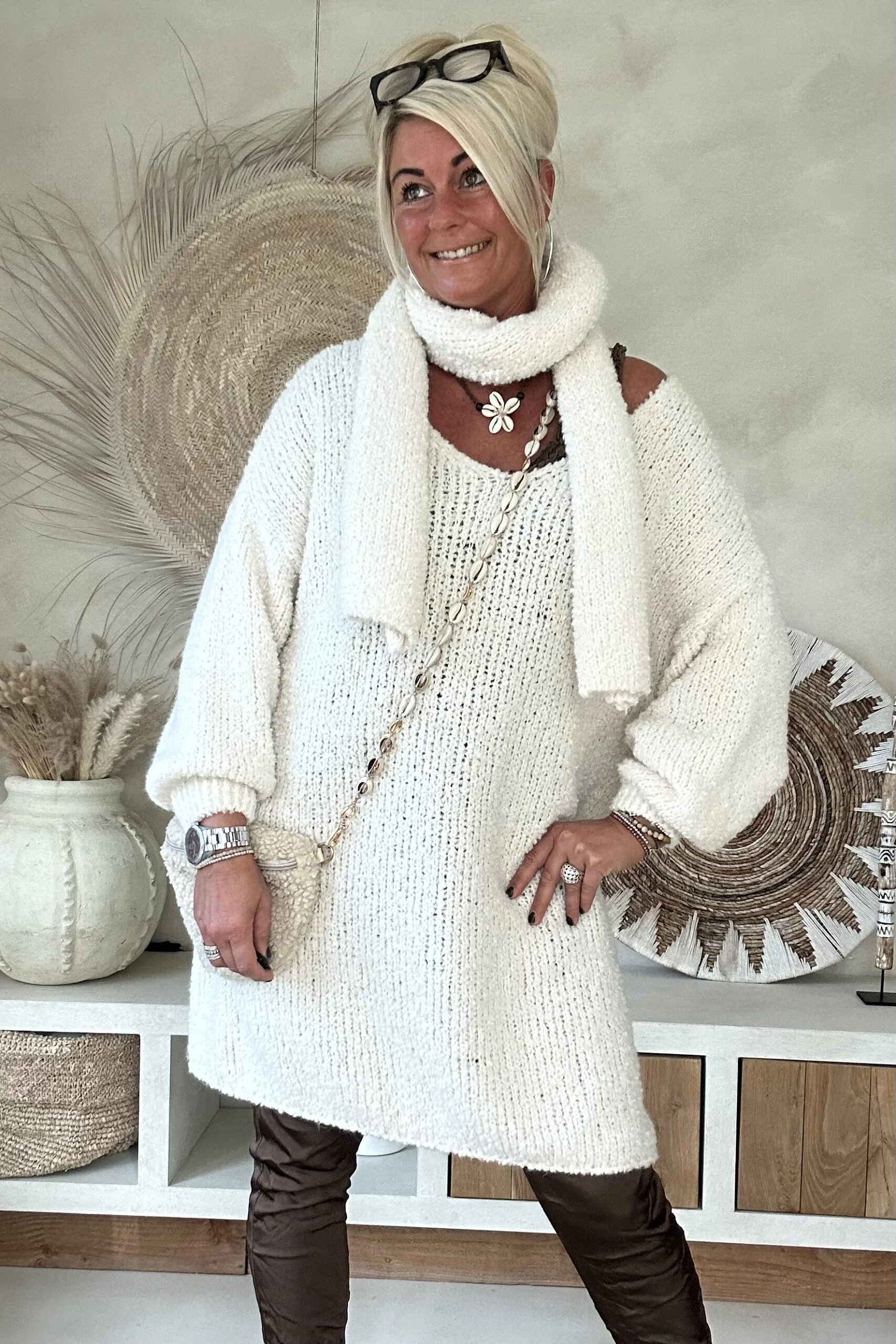 Knitwear Trui Danielle Soft met Sjaal, Off-White.