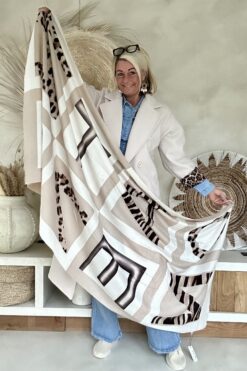 Sjaal Noelle met Letters en Luipaard/ Zebra print.