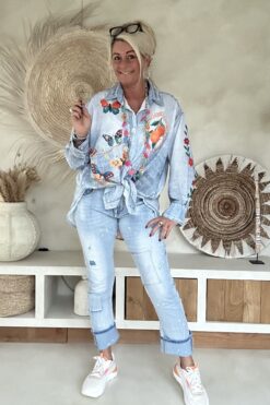 Jeans Look blouse Amara met vrolijke Print.