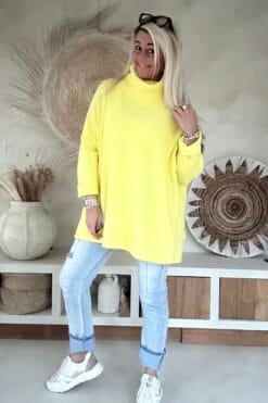 Trui Dora wijdvallend met losse Col, Geel.
