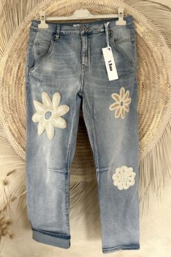 S.Woman Hippie Jeans Jola met Bloemen, Licht blauw. (PRE-ORDER, LEVERING ROND 27-02)