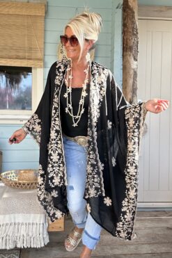 Kimono/Poncho Paloma met Borduursels, Zwart.