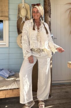 Blouse Ibiza Chic Isabella met Broderie, Creme.