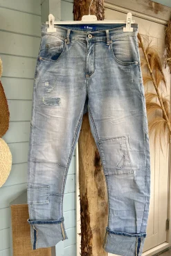Baggy Jeans Bobbie licht Blauw met patches en Zig-zag Stiksels(S. Woman)