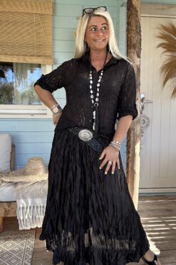 Blouse Kelly Kant met Opstroopmouw, Zwart.