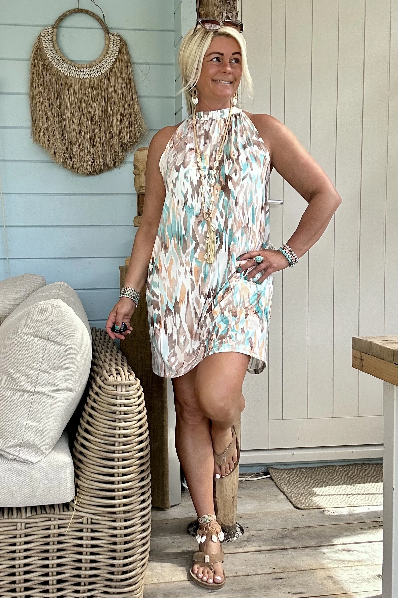 Halter jurkje Naomi Ikat, Mint/ Taupe. - Afbeelding 14