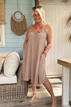 Boho Jurkje Melina Plisse met Kraal details, Taupe.