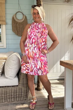 Halter jurkje Naomi Ikat, Fuchsia/ Roze.