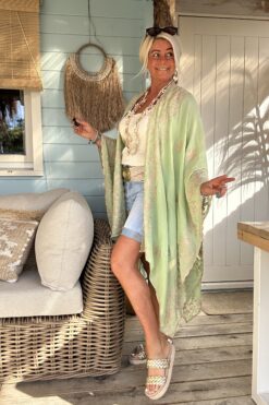Kimono/Poncho Paloma met Borduursels, Pastel Groen.