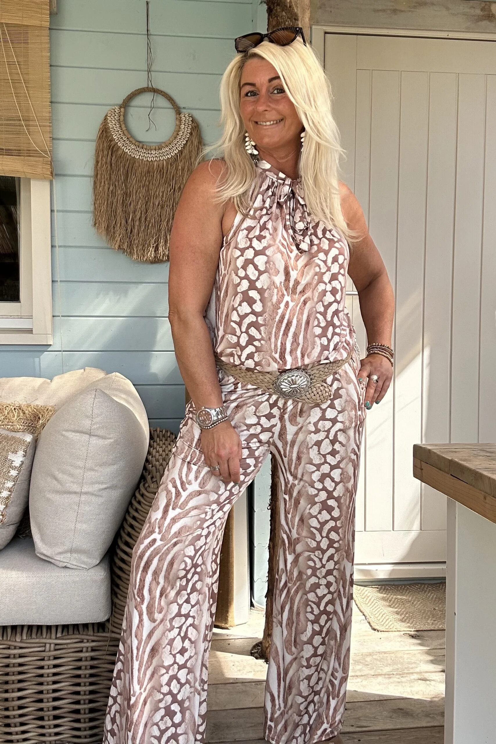 Twee-delige Set Isabel, Haltertop en Broek, Beige/Bruin. - Afbeelding 9