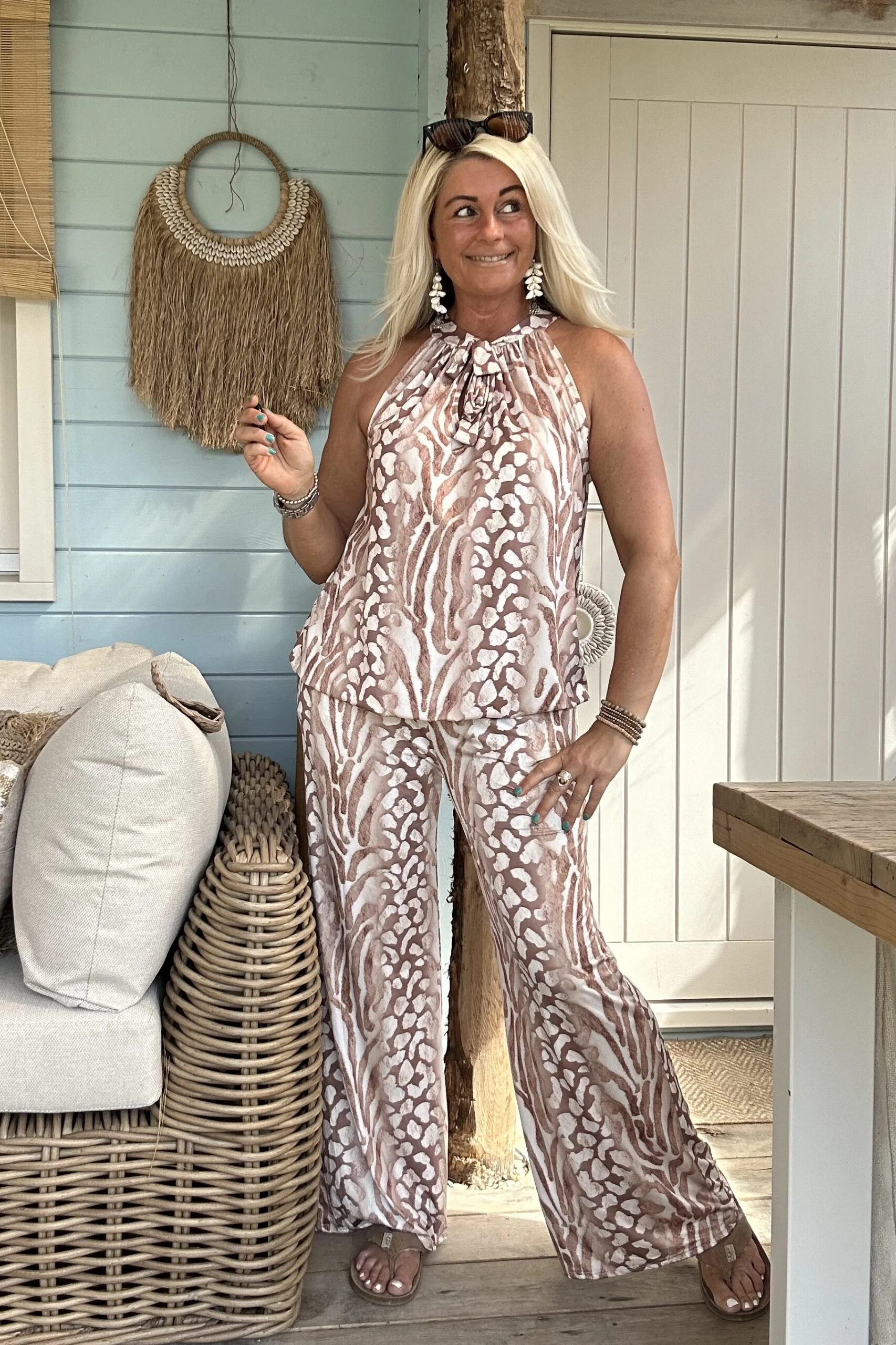 Twee-delige Set Isabel, Haltertop en Broek, Beige/Bruin. - Afbeelding 7
