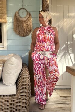 Twee-delige Set Janine Ikat, Haltertop en Broek, Fuchsia/Roze.