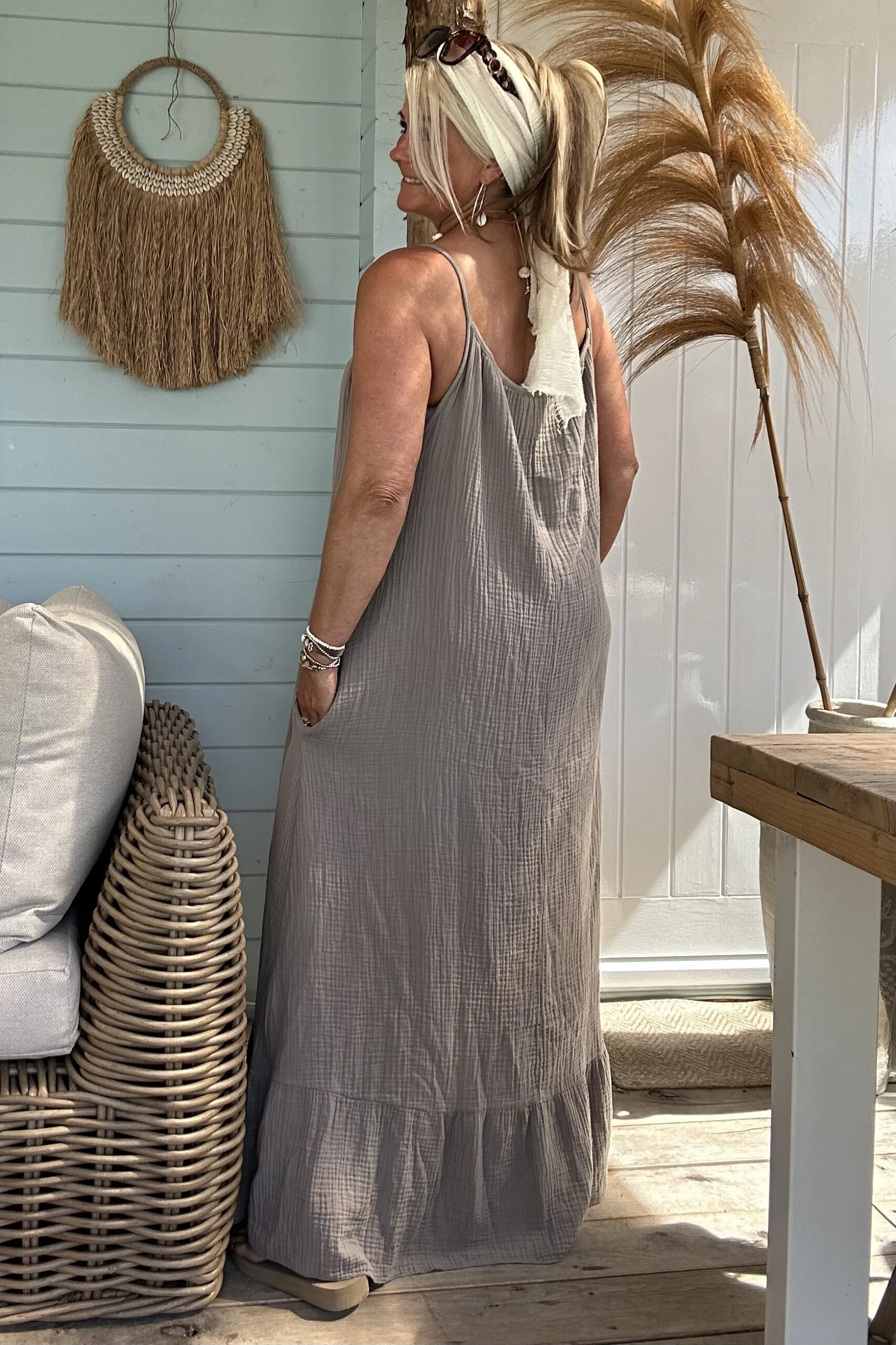 Maxi Jurk Stella Mousseline, Taupe. - Afbeelding 5