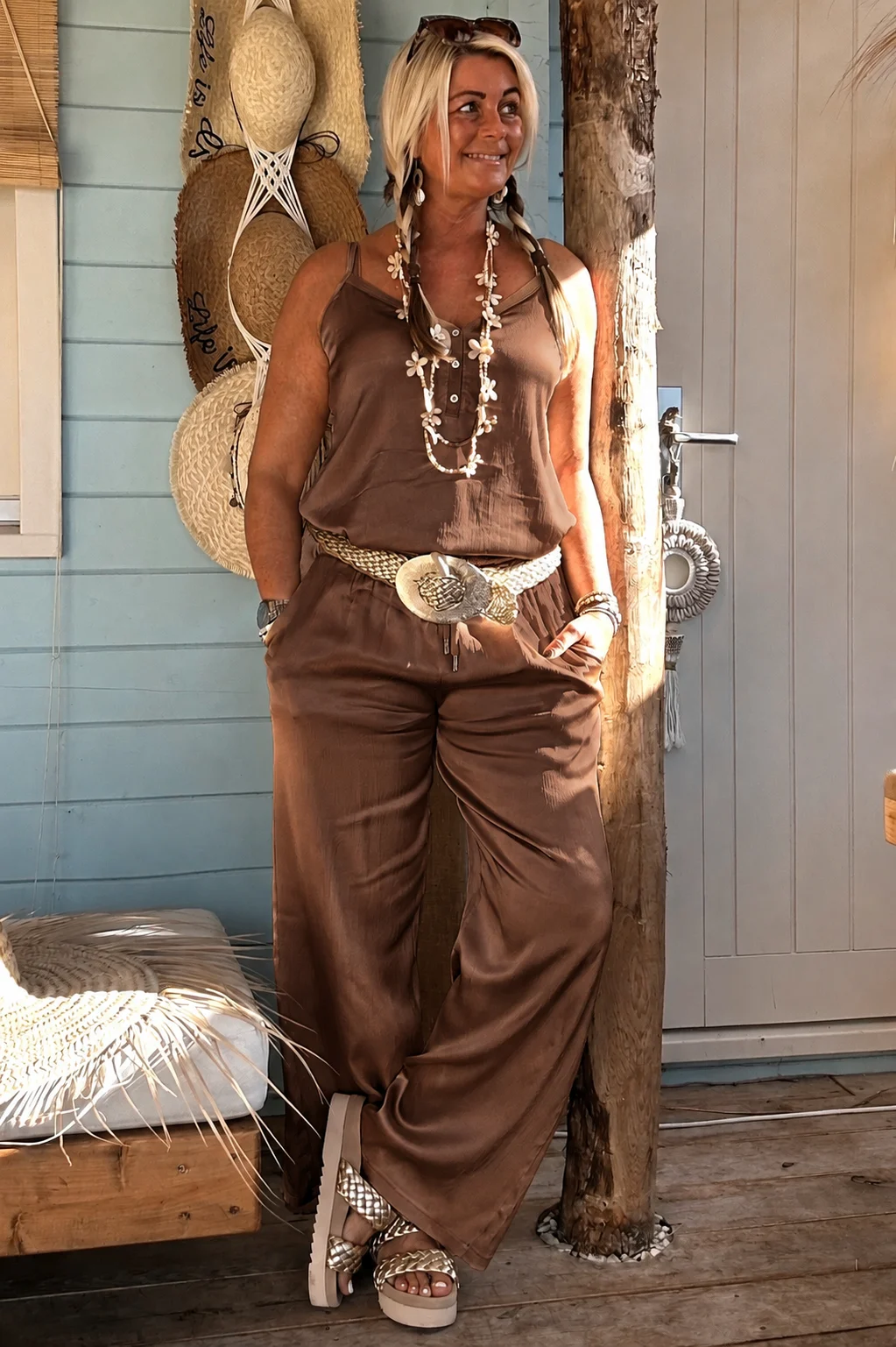 Wijde Satijnlook Broek Iris, Choco Bruin. - Afbeelding 4