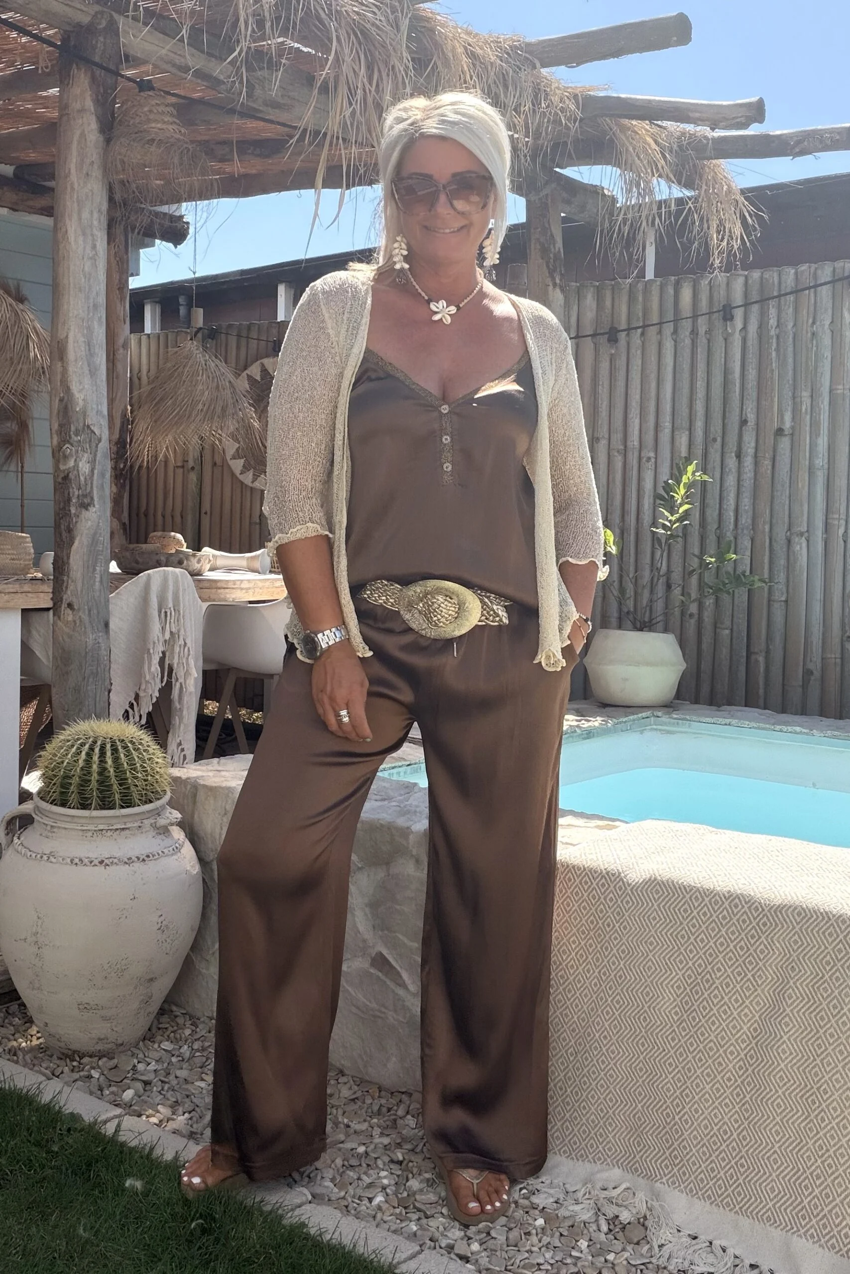 Wijde Satijnlook Broek Iris, Choco Bruin. - Afbeelding 12