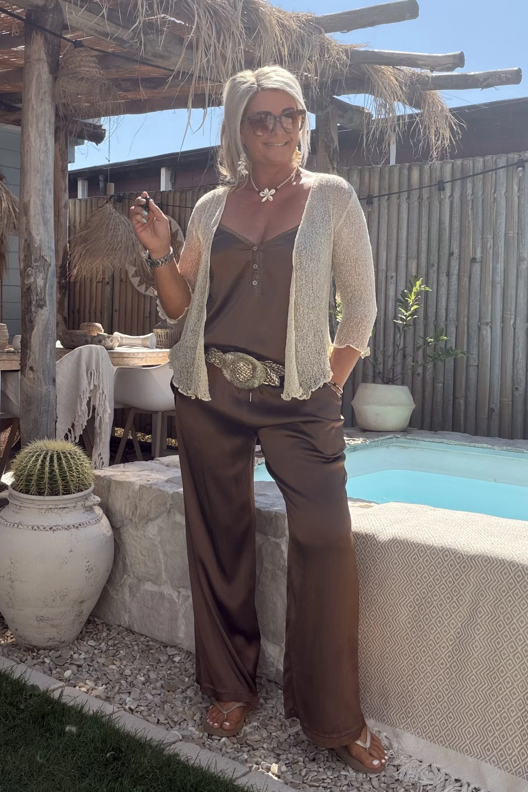 Wijde Satijnlook Broek Iris, Choco Bruin. - Afbeelding 11