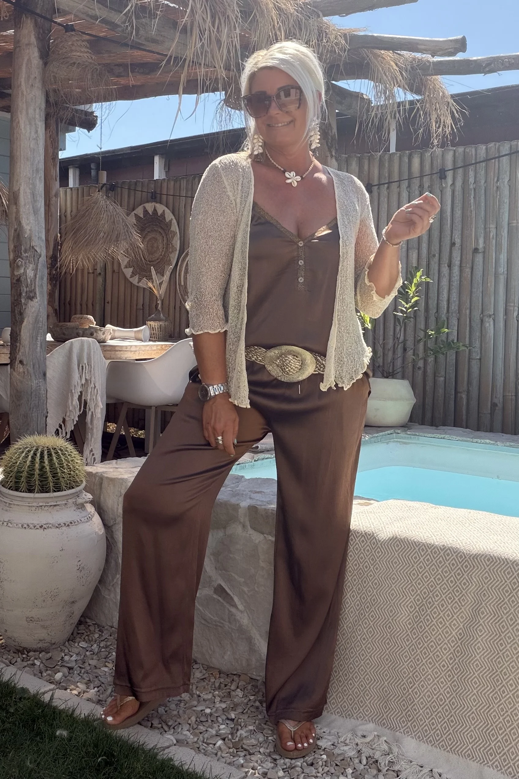 Wijde Satijnlook Broek Iris, Choco Bruin. - Afbeelding 10