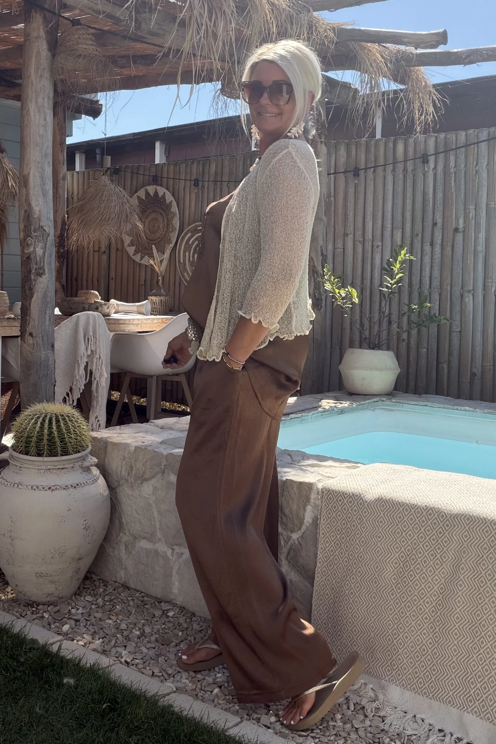 Wijde Satijnlook Broek Iris, Choco Bruin. - Afbeelding 9