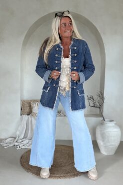 Denim Jacket Militairy Milou met knopen.