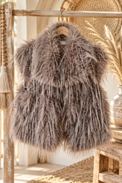 Fake Fur Bodywarmer Fay, Fluffy Taupe.