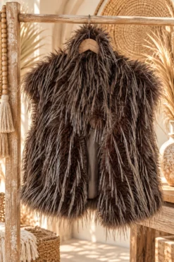 Fake Fur Bodywarmer Fay, Fluffy Bruin.
