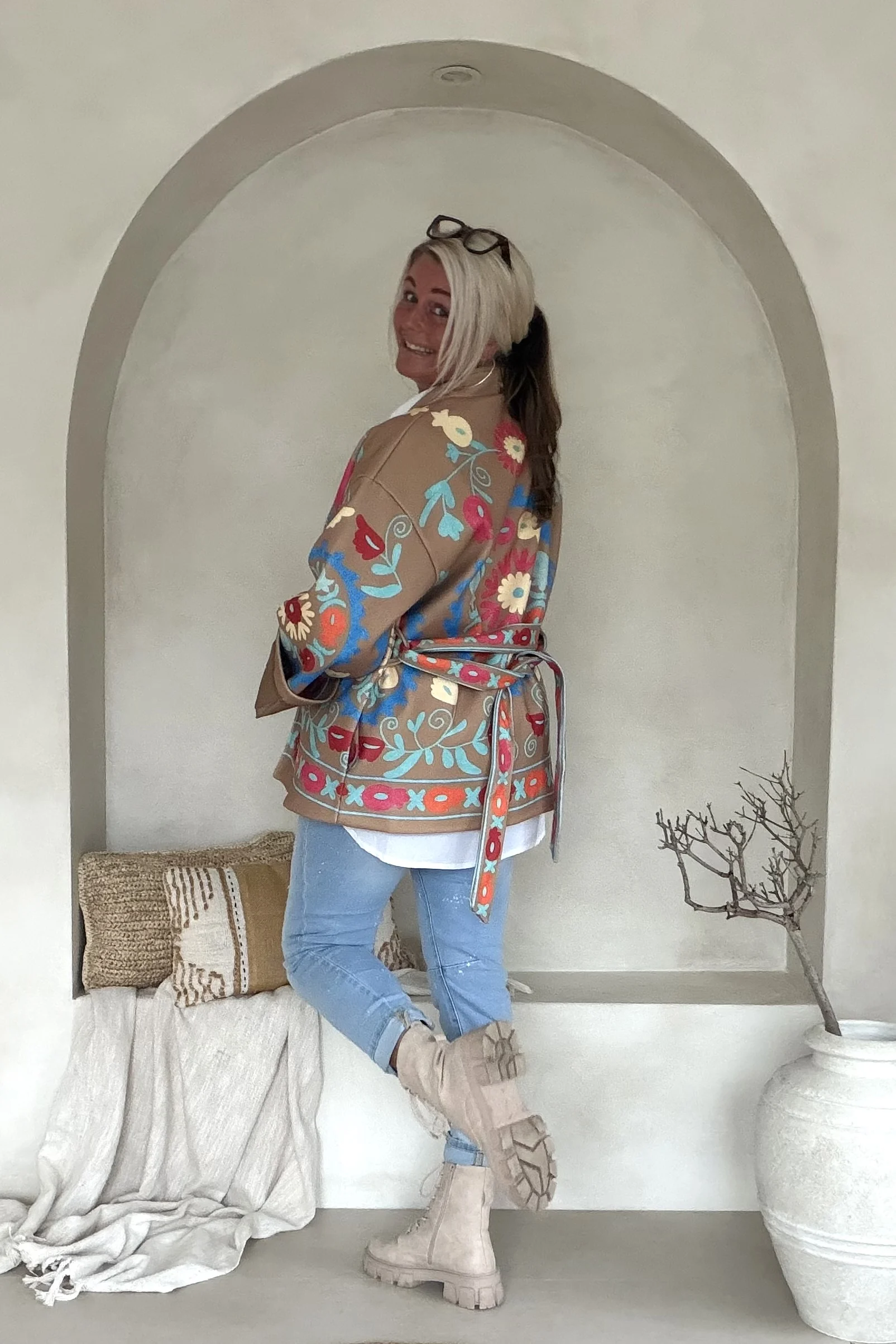 Boho Kimono Jasje Jolijn met vrolijke Print, Camel. - Afbeelding 4