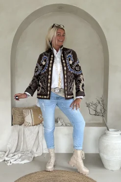 Gewatteerd jasje Janine met Borduursels, Bruin met Blauw.