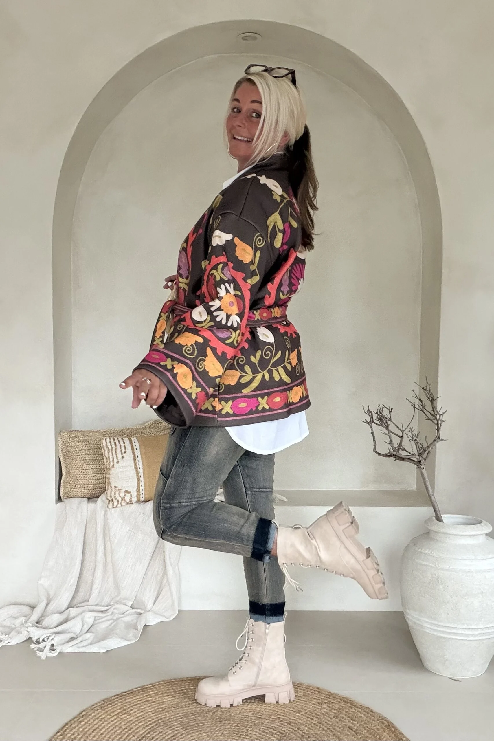 Boho Kimono Jasje Jolijn met vrolijke Print, Bruin. - Afbeelding 2