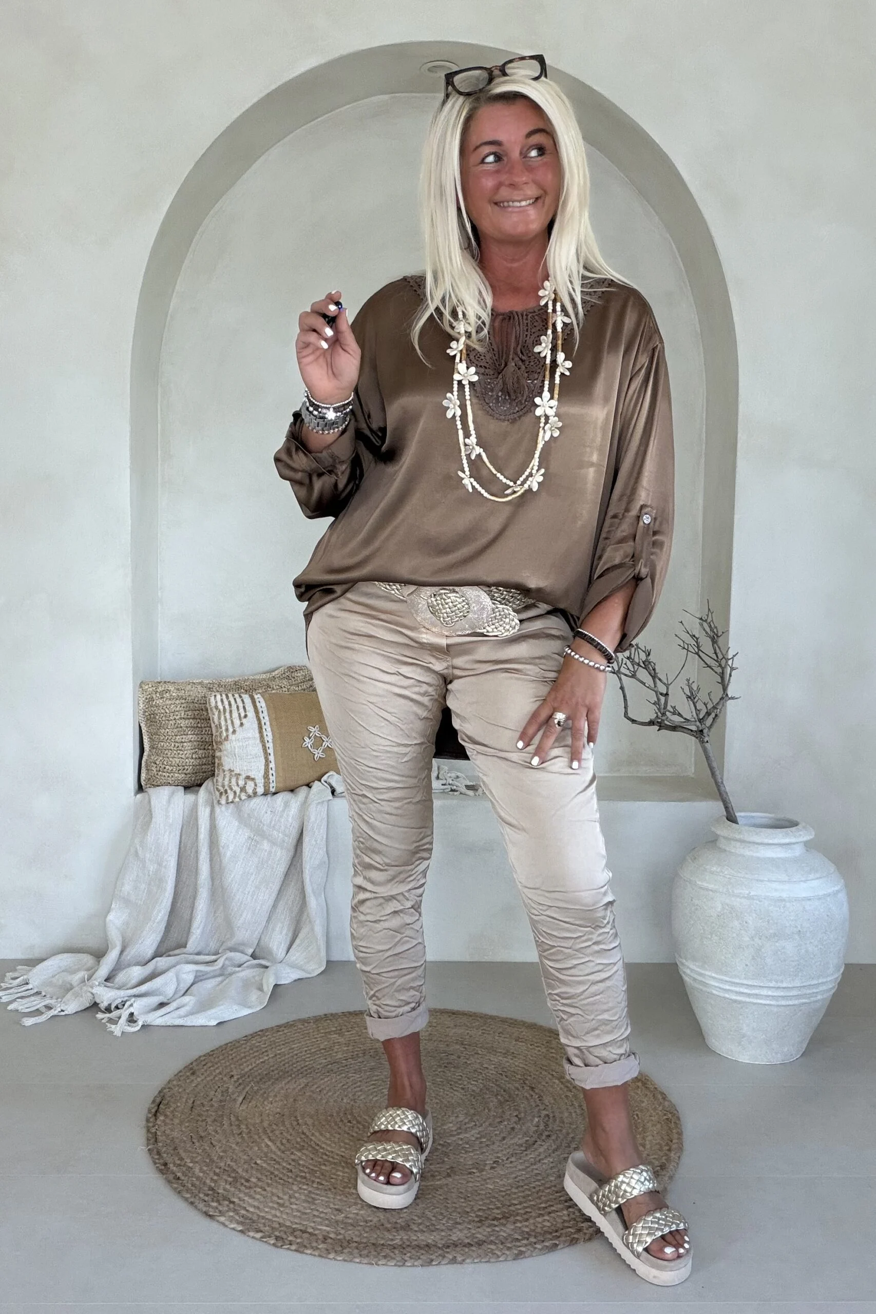 Tuniek Satijnlook Senza, Bruin. - Afbeelding 5