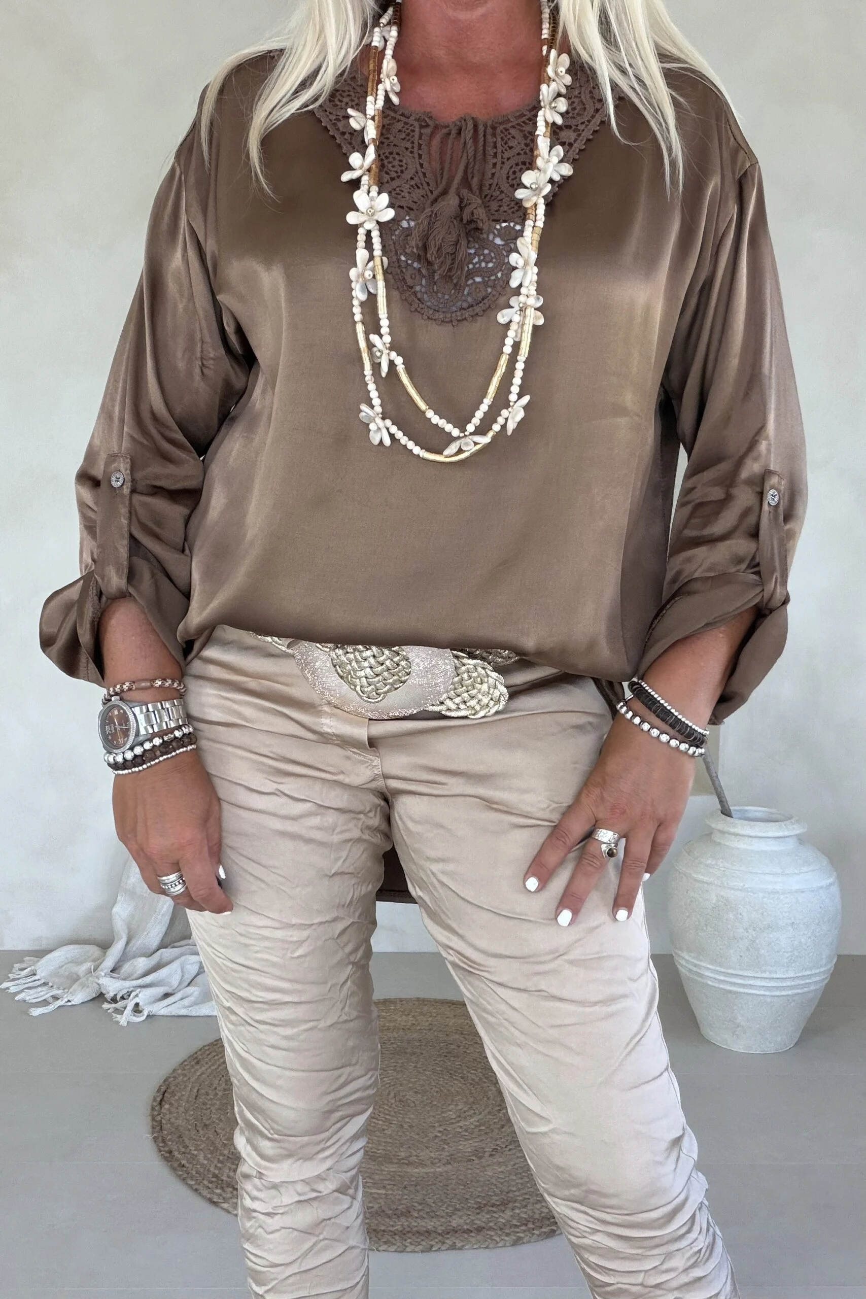 Tuniek Satijnlook Senza, Bruin. - Afbeelding 3