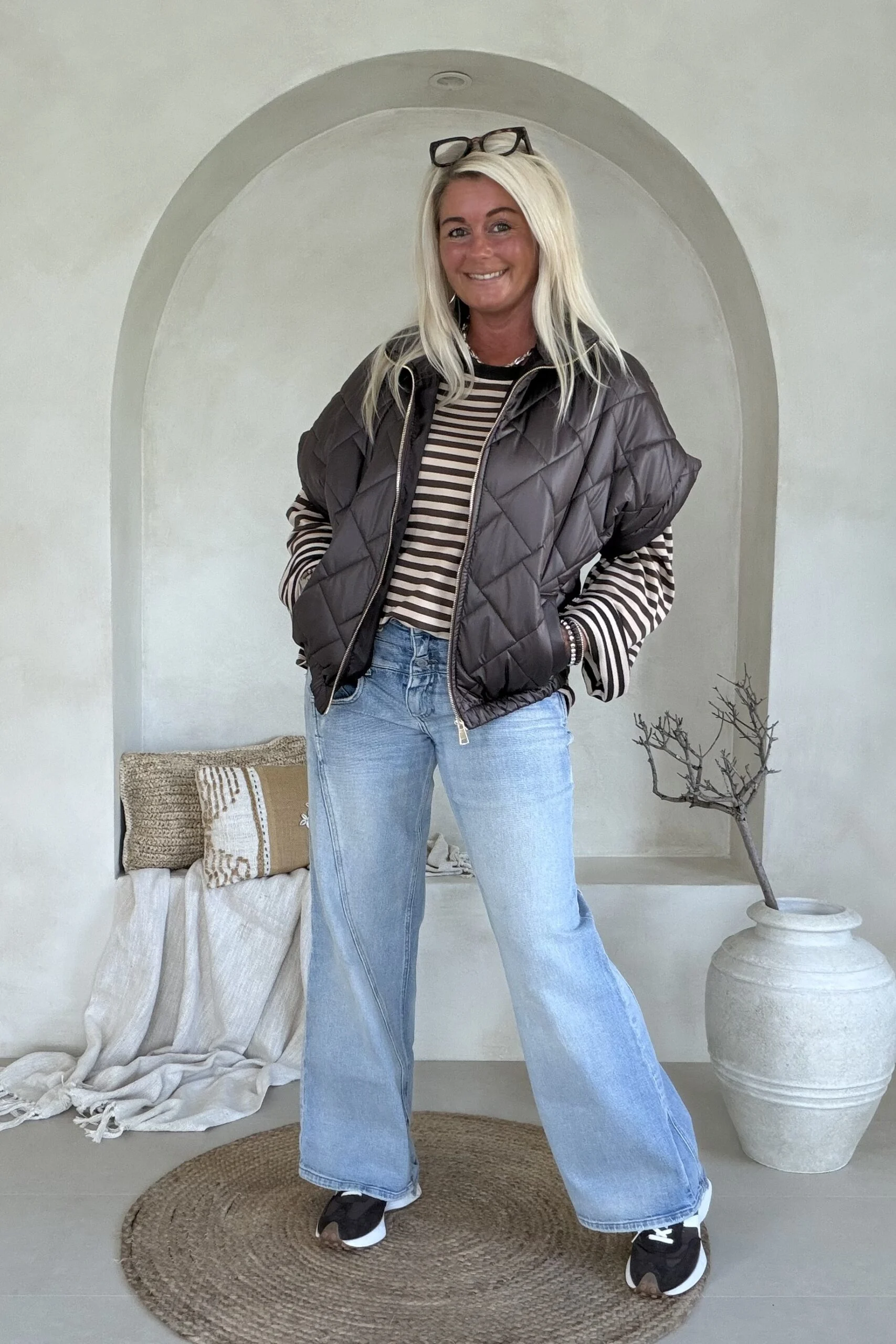 Bodywarmer Rosie met kapmouwtje, Donkerbruin. - Afbeelding 5