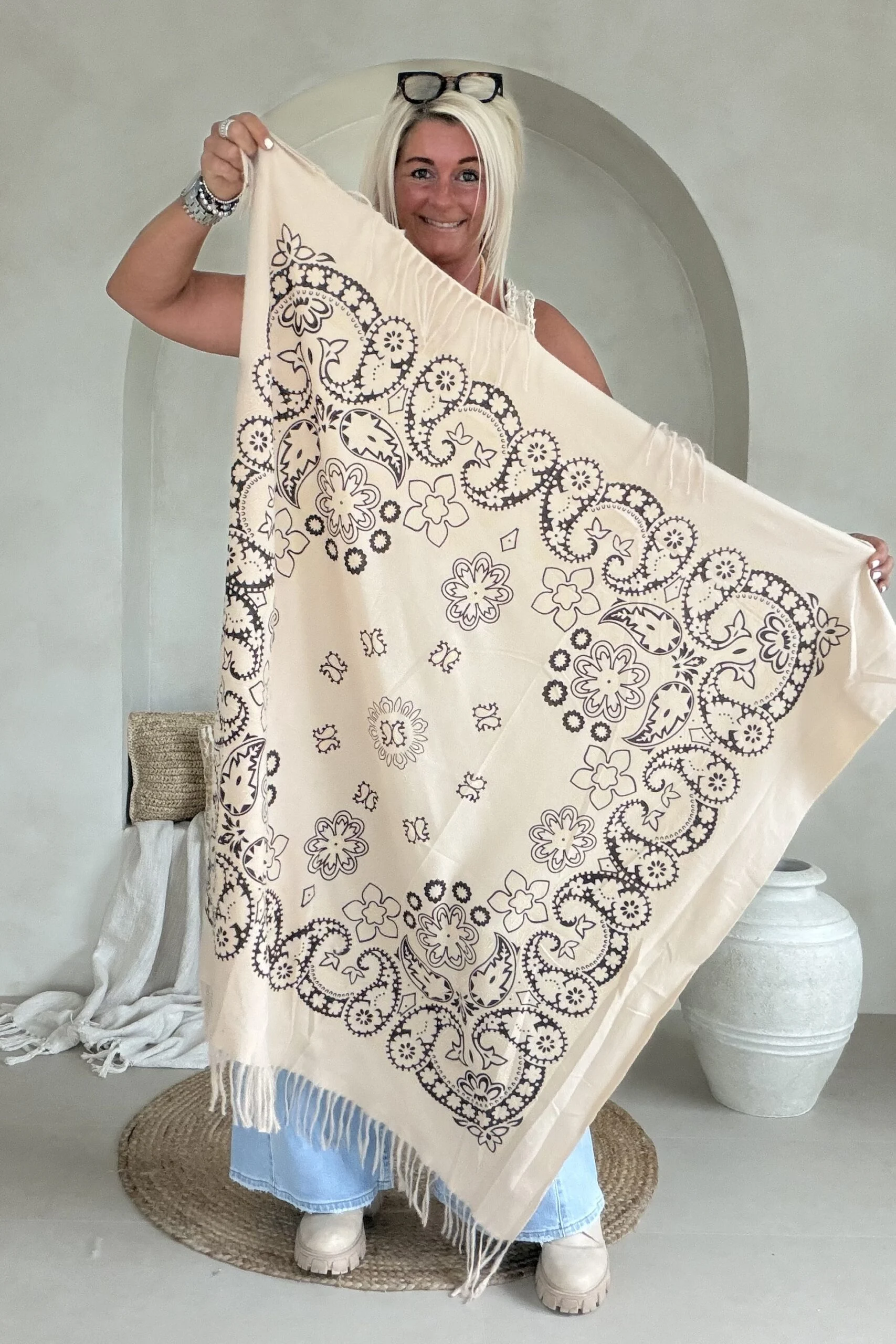 Sjaal Saria met Paisley en Franjes, Beige. - Afbeelding 13