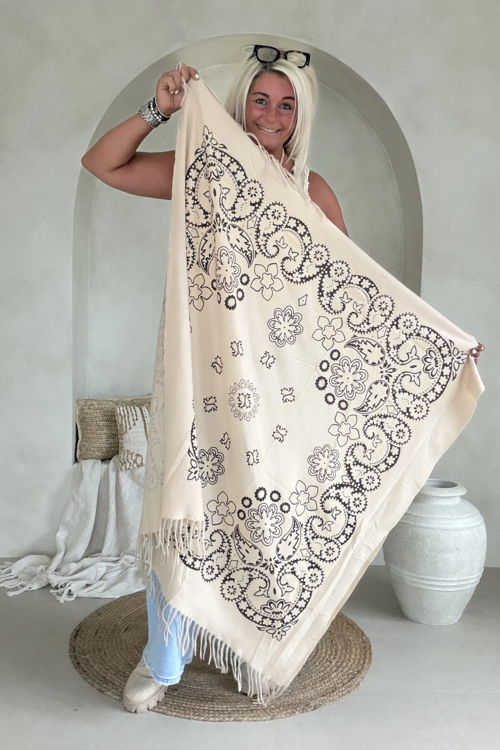 Sjaal Saria met Paisley en Franjes, Beige. - Afbeelding 15
