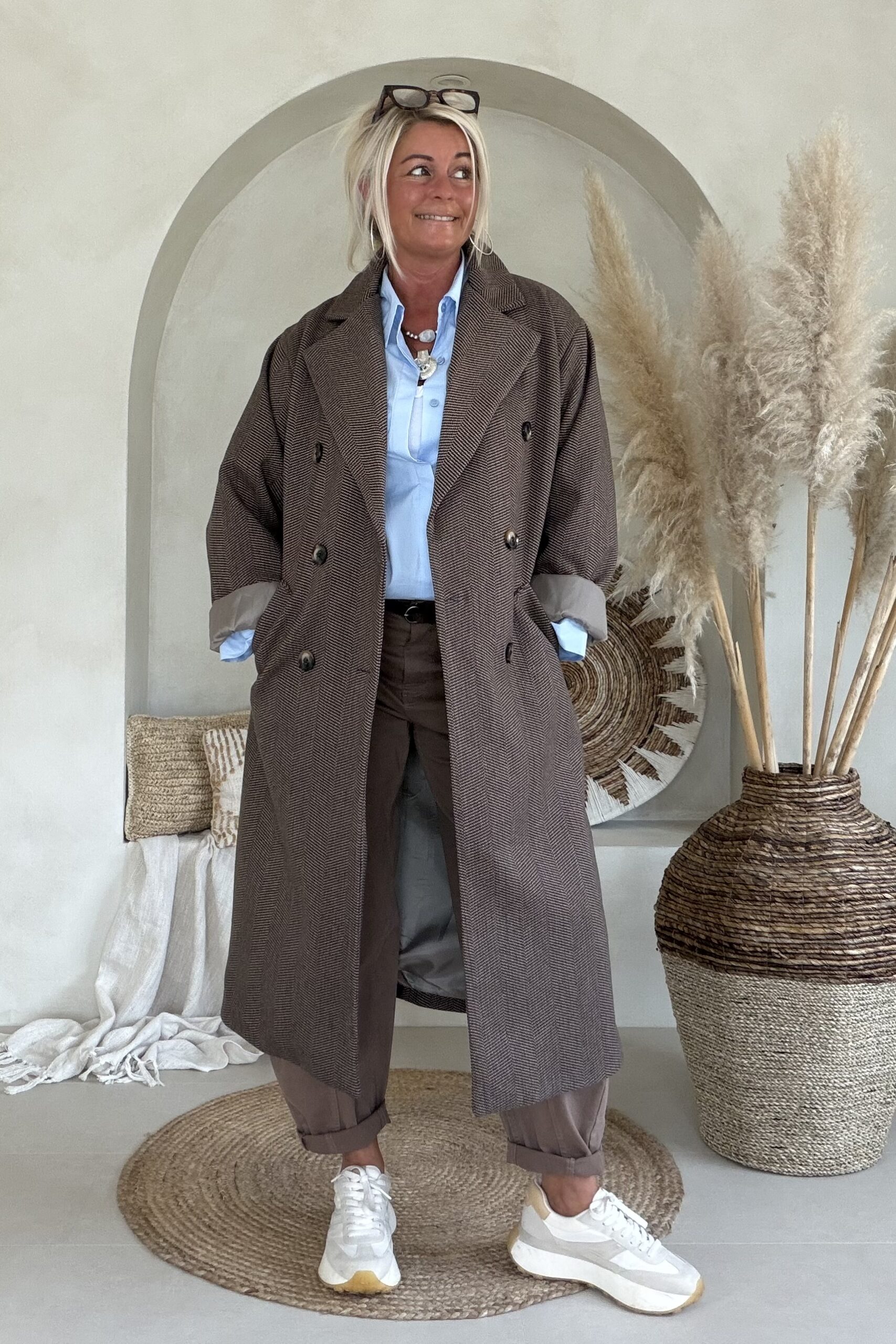 Trenchcoat Tina Visgraat, Donker Taupe - Afbeelding 2