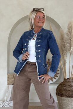 Denim Jacket Militairy Milou met knopen.