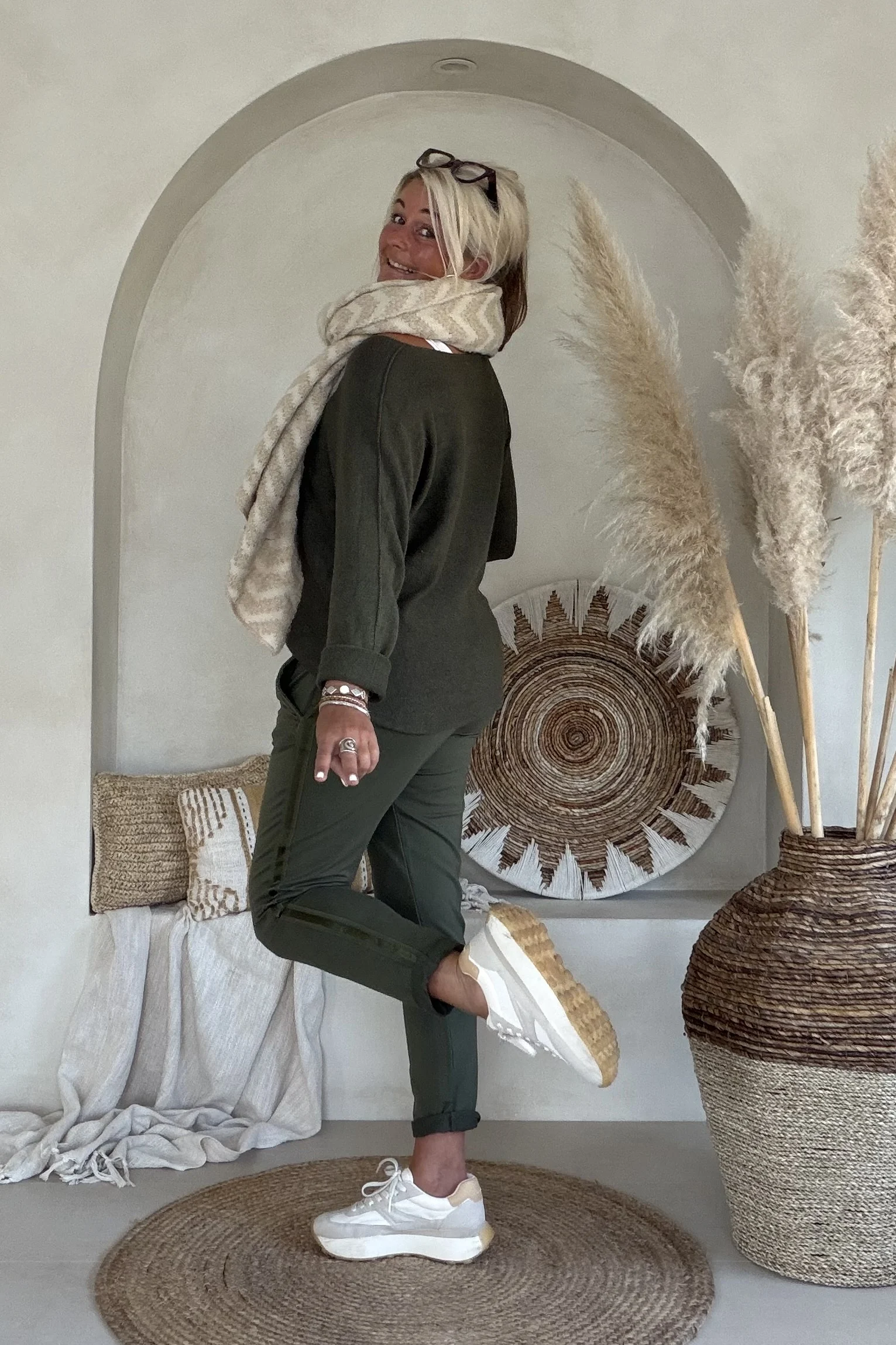 Sweatpant Shirma met Satijnen bies, donker Groen. - Afbeelding 8
