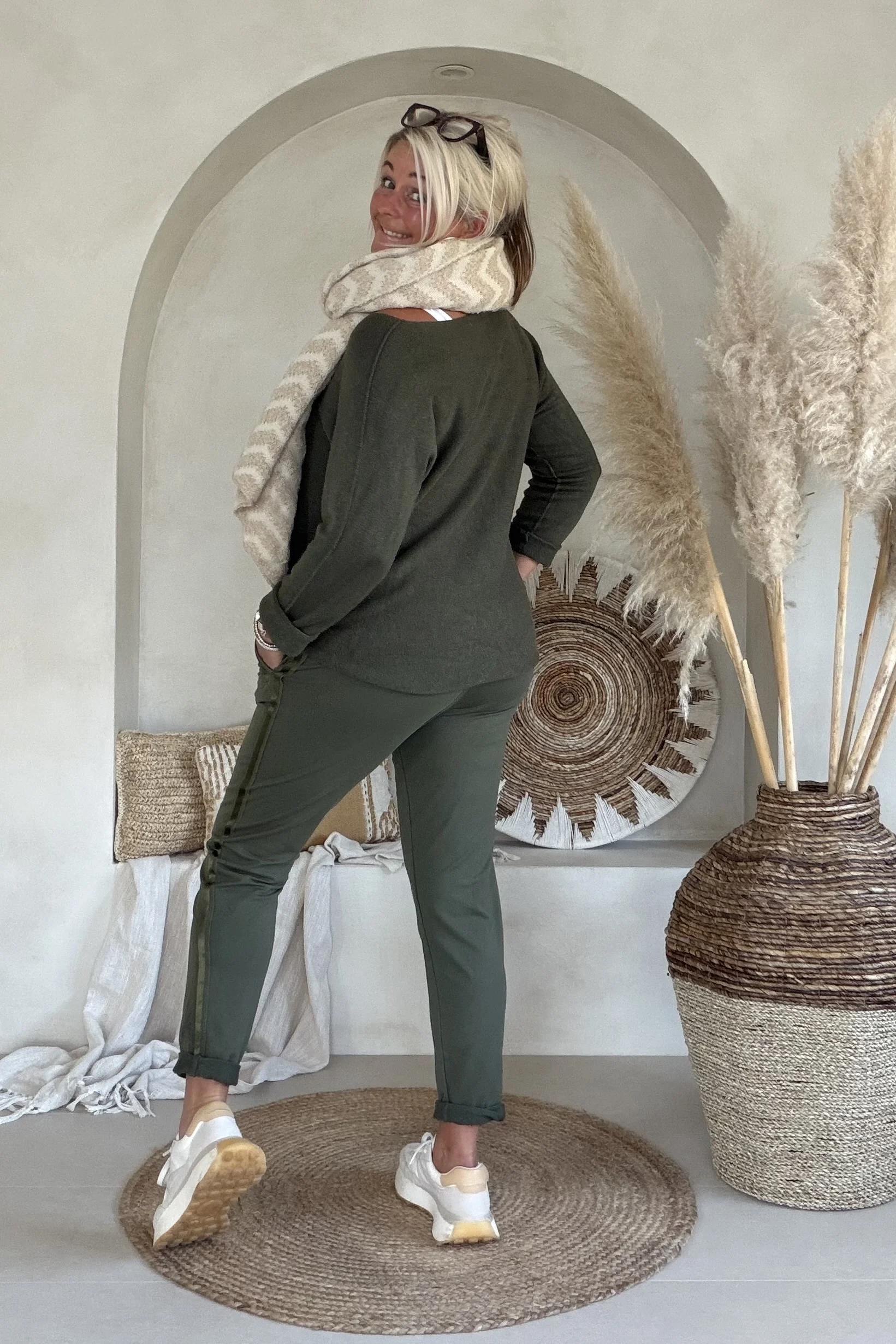 Sweatpant Shirma met Satijnen bies, donker Groen. - Afbeelding 6