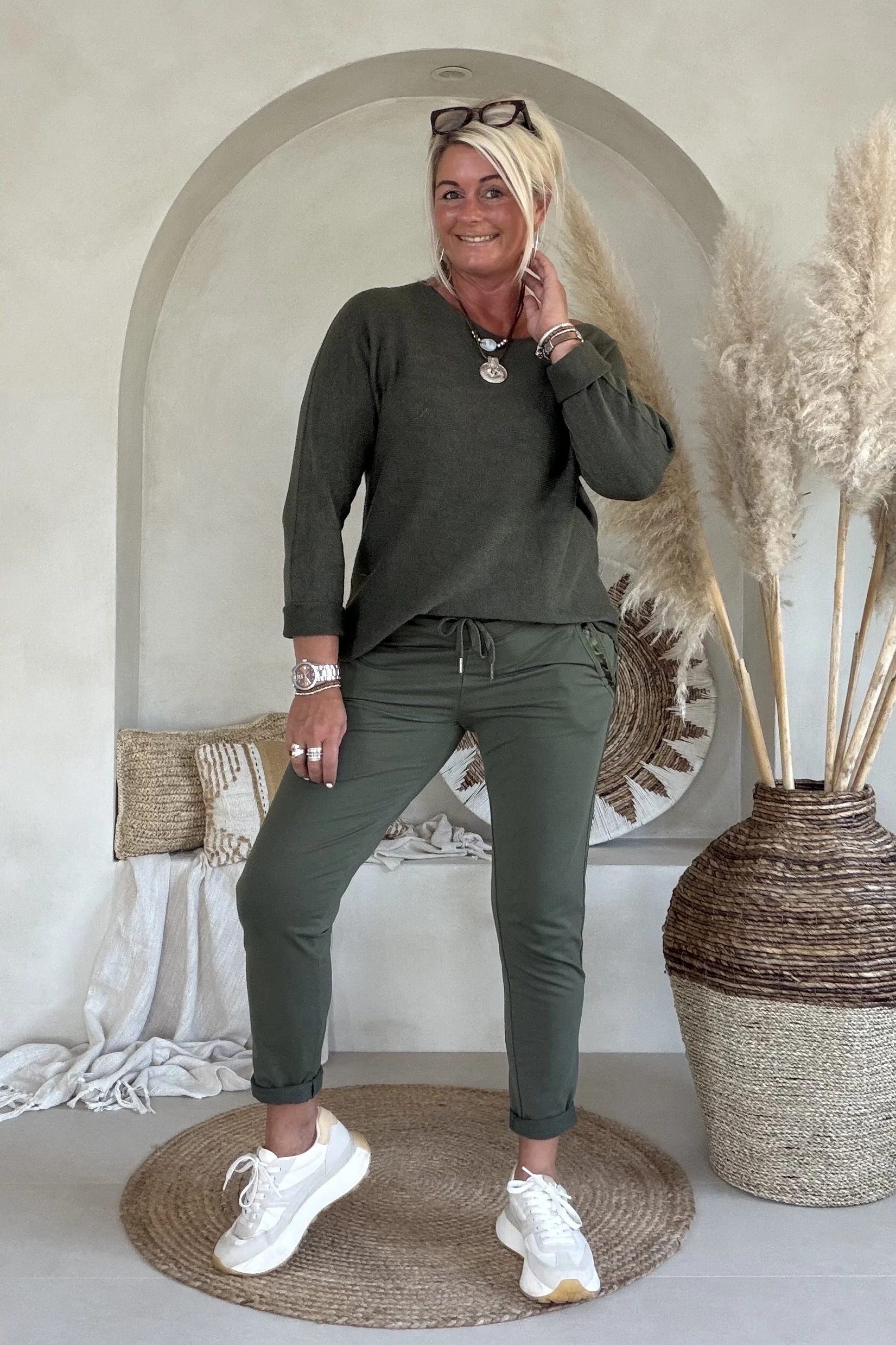 Sweatpant Shirma met Satijnen bies, donker Groen. - Afbeelding 3
