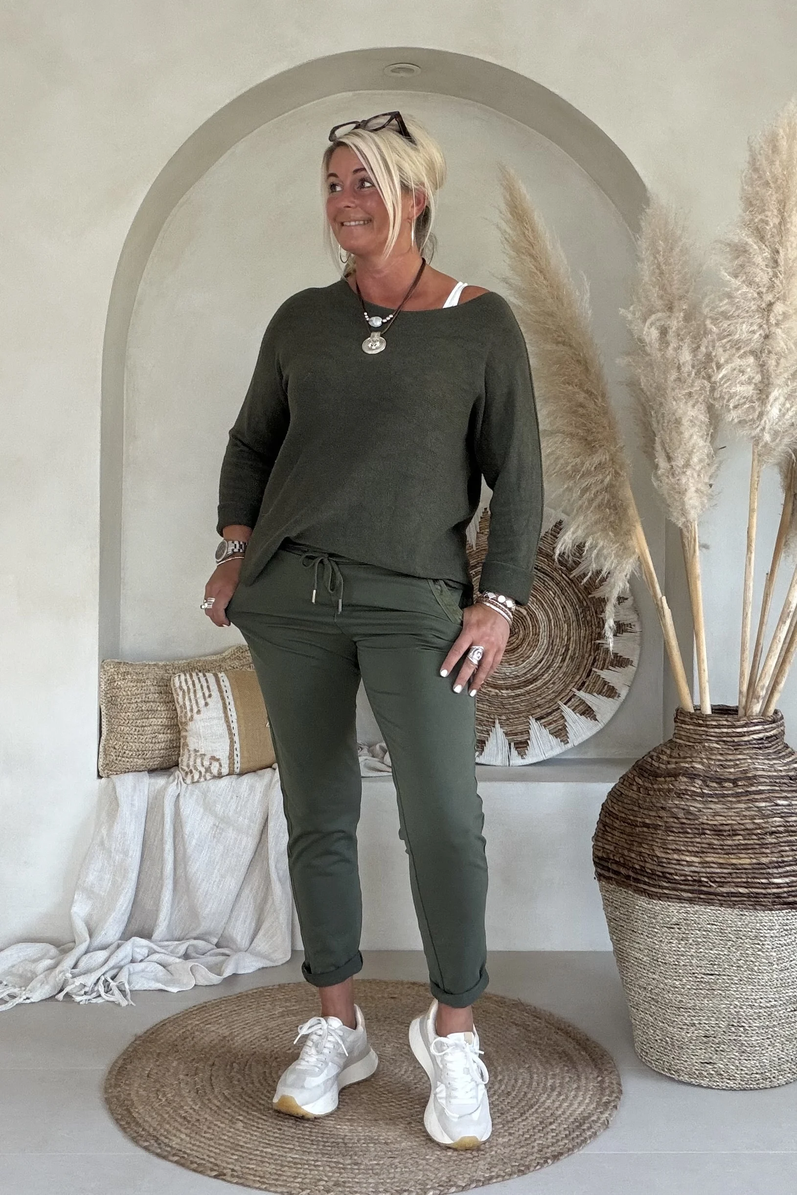 Sweatpant Shirma met Satijnen bies, donker Groen. - Afbeelding 2