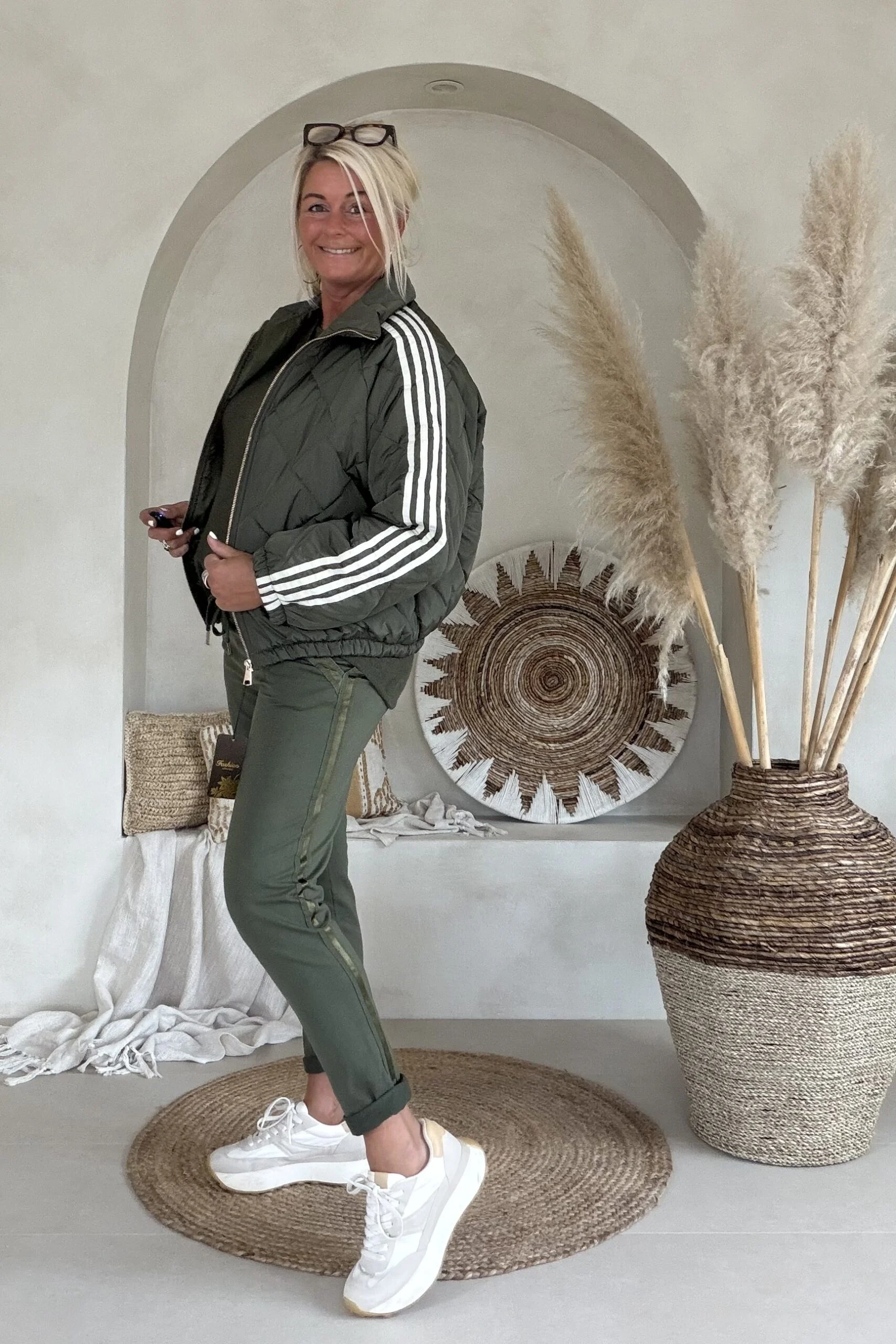 Sweatpant Shirma met Satijnen bies, donker Groen. - Afbeelding 10