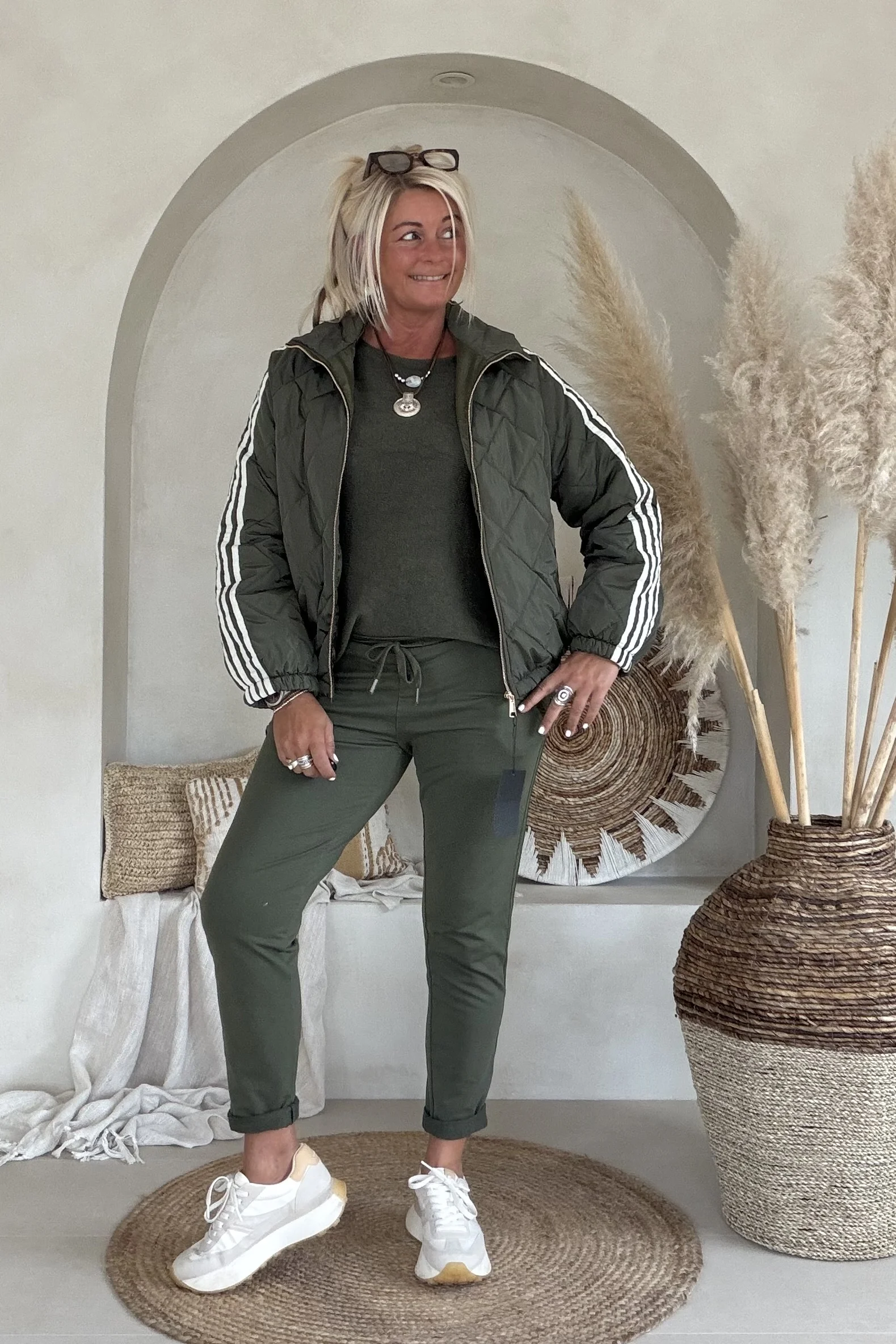 Sweatpant Shirma met Satijnen bies, donker Groen. - Afbeelding 11