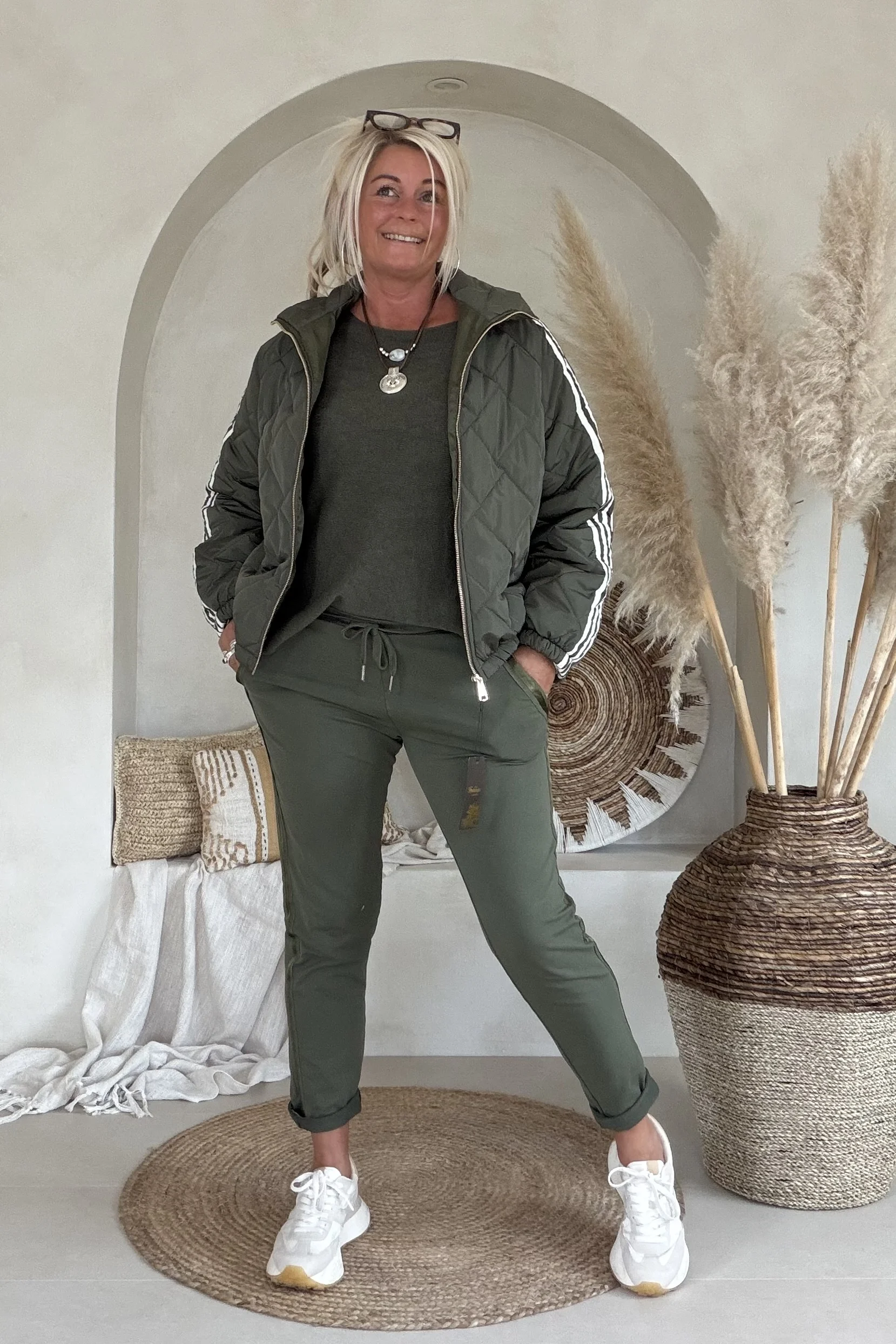 Sweatpant Shirma met Satijnen bies, donker Groen. - Afbeelding 12