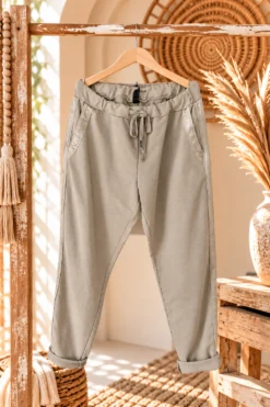 Sweatpant Shirma met Satijnen bies, Donker Zand.